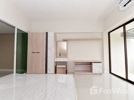 1 Bedroom Apartment for sale at Baan Ratchada Condo, Sam Sen Nok, Huai Khwang, Bangkok