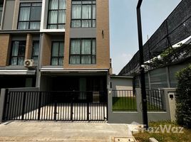 3 Bedroom Townhouse for sale at Estara Haven Pattanakarn 20, Suan Luang, Suan Luang, Bangkok, Thailand