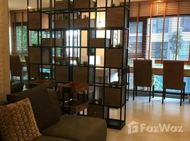 1 спален Кондо на продажу в Rhythm Sukhumvit 36-38, Khlong Tan