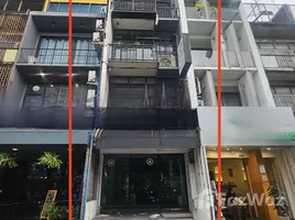  Shophouse for rent in Bangkok, Phra Khanong Nuea, Watthana, Bangkok