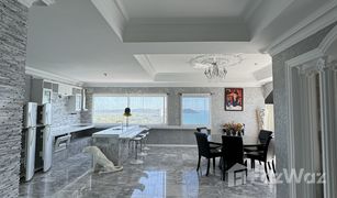 2 Schlafzimmern Penthouse zu verkaufen in Taphong, Rayong New World Condotel 