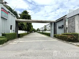 3 Bedroom Townhouse for sale at The Colors Donmuang-Songprapha, Lak Hok