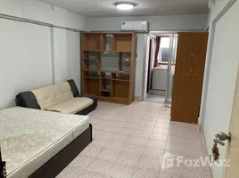 Студия Кондо в аренду в H.R. Resident, Khlong Chan, Банг Капи, Бангкок, Таиланд