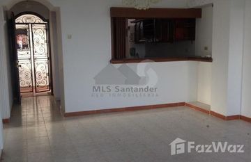 CLL 45 N� 24-04 APARTAMENTO 702 in , Santander