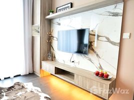 1 спален Кондо в аренду в Edge Sukhumvit 23, Khlong Toei Nuea