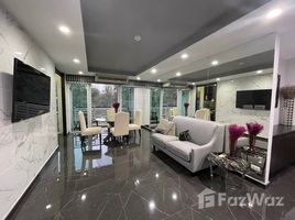 2 спален Кондо в аренду в Avenue 61, Khlong Tan Nuea