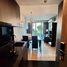 1 спален Квартира в аренду в Via 49, Khlong Tan Nuea
