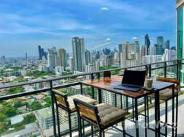 2 Habitación Departamento en venta en Royce Private Residences, Khlong Toei Nuea