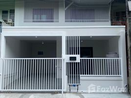 3 Bedroom Townhouse for sale at Baan Pruksa 13 Klong 3, Khlong Sam