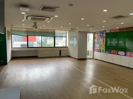 177 제곱미터입니다 Office for rent at Asoke Towers, Khlong Toei Nuea