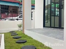 在Bangkok Hospital Siriroj, Wichit出租的3 卧室 联排别墅, Wichit