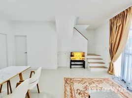 3 спален Таунхаус в аренду в Pleno Sukhumvit-Bangna 2, Bang Kaeo