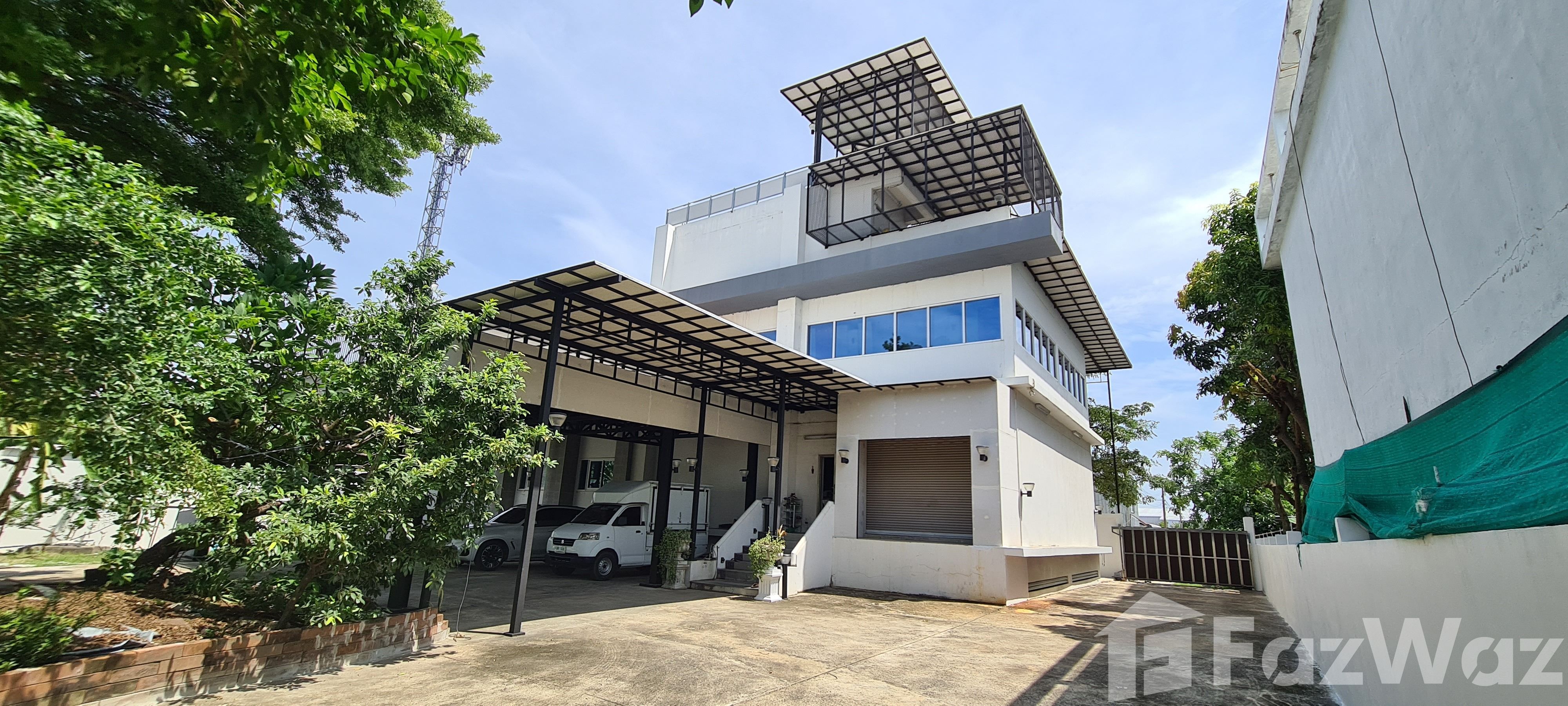 For sale 3 bed villa in Lat Phrao, Bangkok