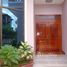 在Kamplerng Kouch Kanong Circle, Srah Chak出租的4 卧室 屋, Srah Chak
