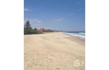 Two Bedroom Condo in Private Gated Community On The Ocean in Santa Elena, 과야