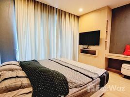 1 спален Кондо в аренду в Sky Walk Residences, Phra Khanong Nuea