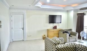 3 Bedrooms Condo for sale in Bang Lamphu Lang, Bangkok Saichol Mansion