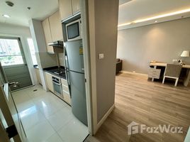 2 спален Кондо в аренду в UN Residence, Khlong Tan Nuea