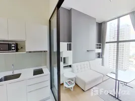 1 спален Кондо в аренду в Chewathai Residence Asoke, Makkasan