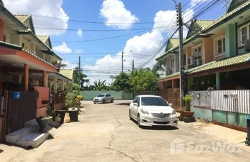 Baan Pruksa 25 Bangyai in Bang Mae Nang, Нонтабури