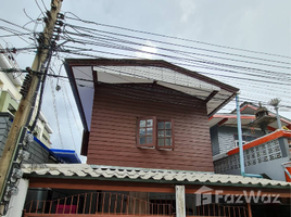 2 Bedroom House for sale in Bangkok, Sam Sen Nok, Huai Khwang, Bangkok