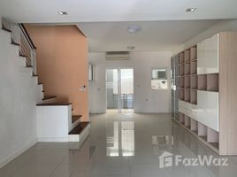 ทาวน์เฮ้าส์ 3 ห้องนอน ให้เช่า ในโครงการ ทาวน์อเวนิว ศรีนครินทร์, สวนหลวง, สวนหลวง