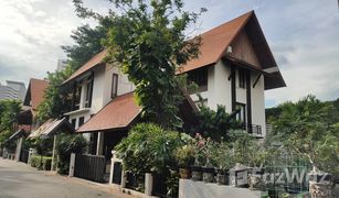 4 Bedrooms House for sale in Chomphon, Bangkok Baan Ruen Mani