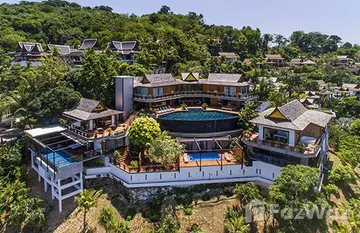 Koi Signature Villa in Choeng Thale, プーケット