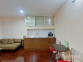 1 Bedroom Apartment for rent at Le Vanvarothai, Si Lom