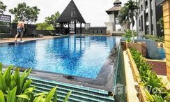 Photos 3 of the Communal Pool at Vista Garden