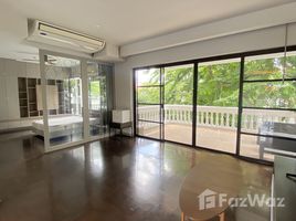 3 спален Кондо в аренду в Prompak Gardens, Khlong Tan Nuea, Щаттхана