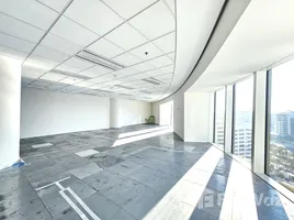 164.35 m² Office for rent at Park Place Tower, 