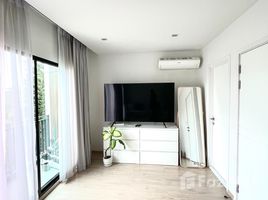 曼谷 Suan Luang Arden Phatthanakan 3 卧室 联排别墅 售 