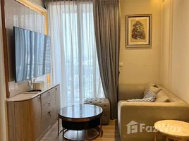 2 Bedroom Apartment for rent at Oka Haus, Khlong Tan