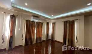 2 Bedrooms Townhouse for sale in Bang Khu Wat, Pathum Thani Parichat Village