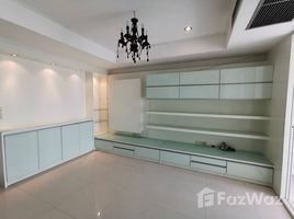 1 Bedroom Apartment for sale at Monterey Place, Khlong Toei