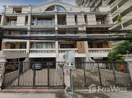 8 Bedroom Townhouse for rent in Khlong Toei, Khlong Toei, Khlong Toei