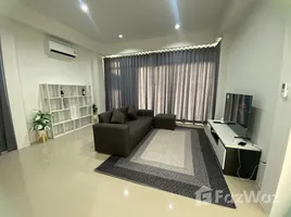 2 Habitación Casa en venta en The Village 2, Makham Khu, Nikhom Phatthana