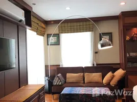 Studio Apartment for rent at Baan Siri Sathorn, Thung Mahamek