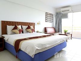 Studio Condo for rent in Din Daeng, Bangkok L.A. Tower