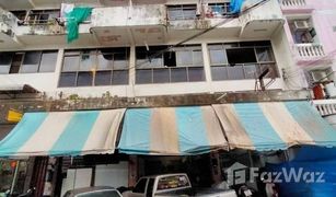 10 Schlafzimmern Ganzes Gebäude zu verkaufen in Din Daeng, Bangkok 