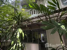 Maison 4 chambre à louer à Prompak Gardens, Khlong Tan Nuea, Watthana, Bangkok, Thaïlande