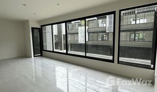 4 Bedrooms Townhouse for sale in Rat Burana, Bangkok Nue Hybe Suksawat