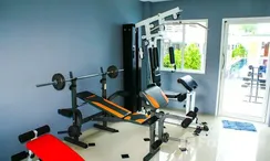 图片 2 of the Communal Gym at Trio Gems