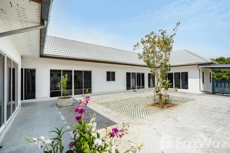 5 Bedrooms Pet-Friendly Home for Rent in Thap Tai — photo 1
