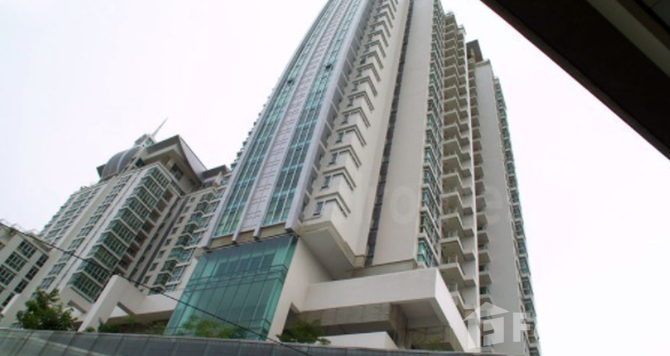Condo & apartment direct access to the BTS or MRT - Nusasiri Grand