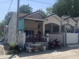 2 Habitación Adosado en venta en Baan Nattakamol Damrong 2, Talat Yai