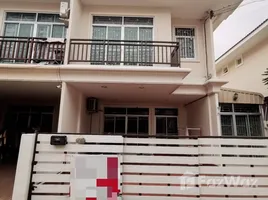 3 Habitación Adosado en venta en Pannasub 9, Nong Kae