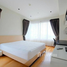 2 спален Кондо в аренду в The Emporio Place, Khlong Tan