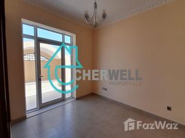 5 спален Дом на продажу в Al Qurm Gardens, Al Qurm